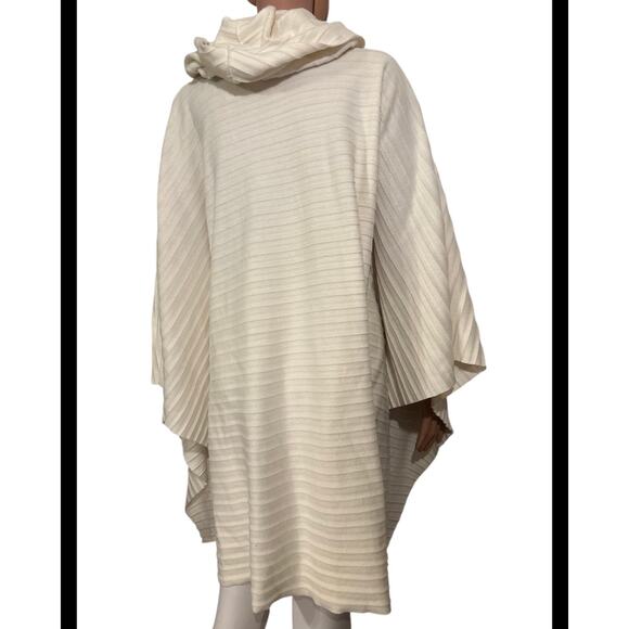LeModa Ivory Poncho One Size - Picture 4 of 5